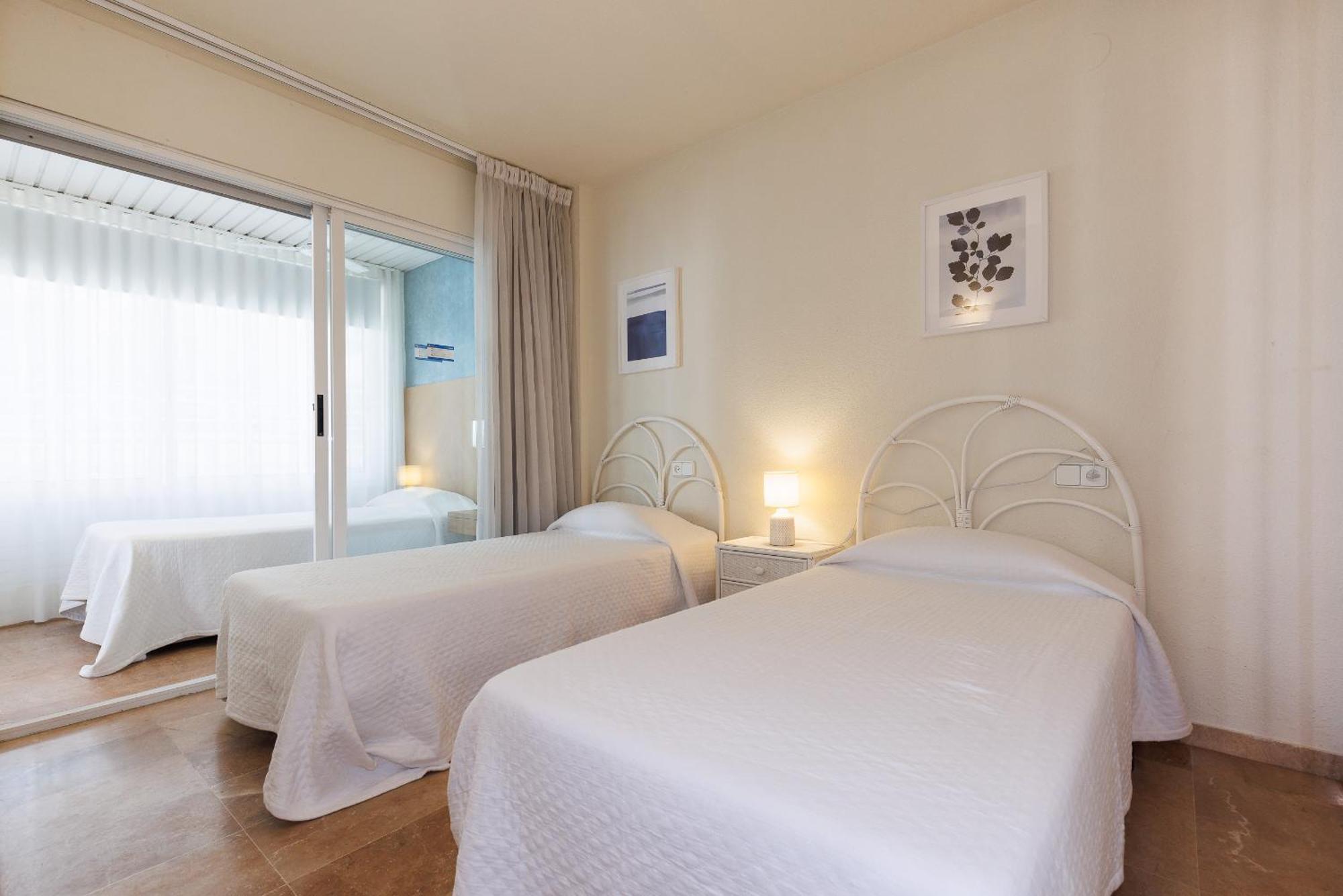 Uhc Center Apartments 萨洛 客房 照片