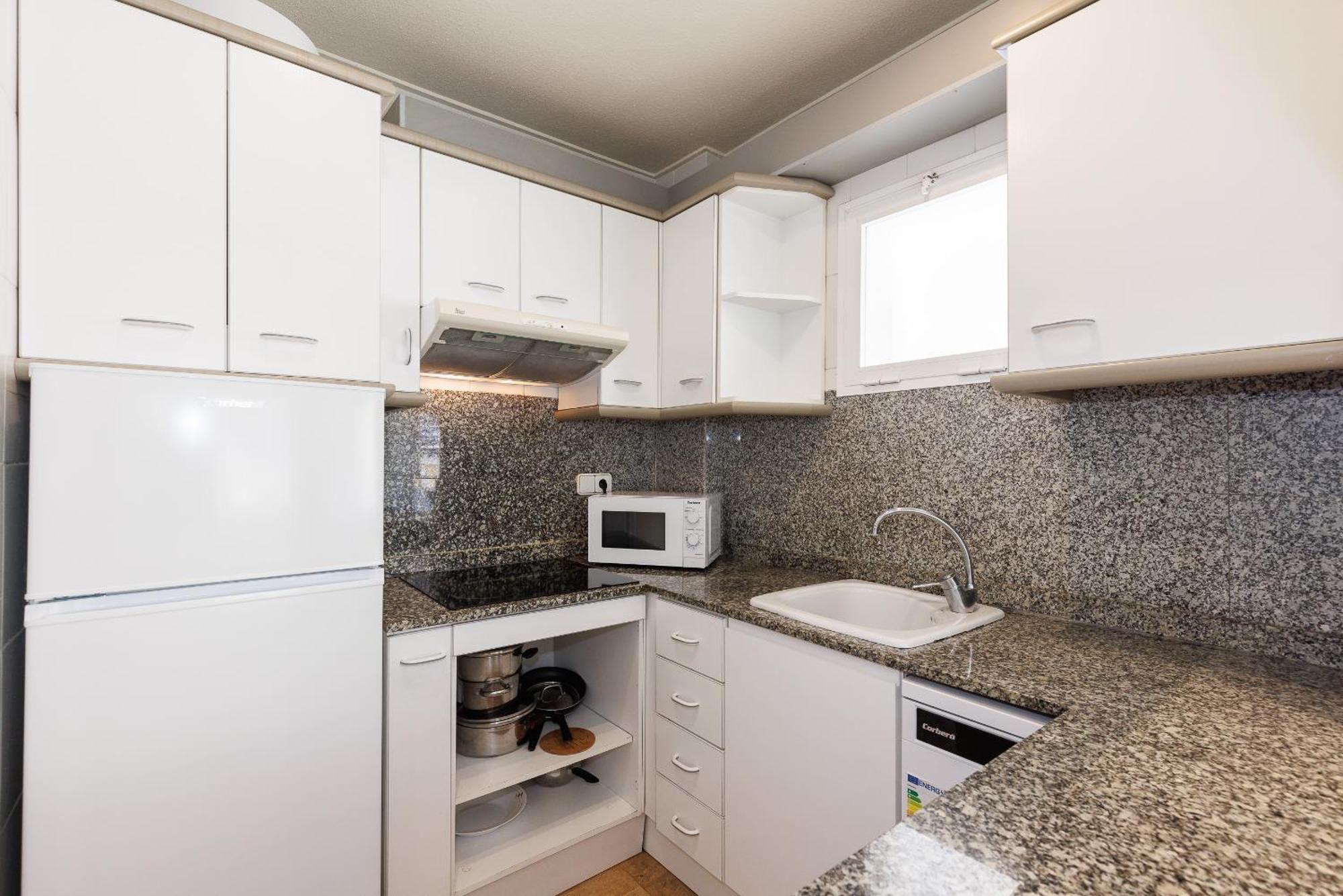 Uhc Center Apartments 萨洛 客房 照片